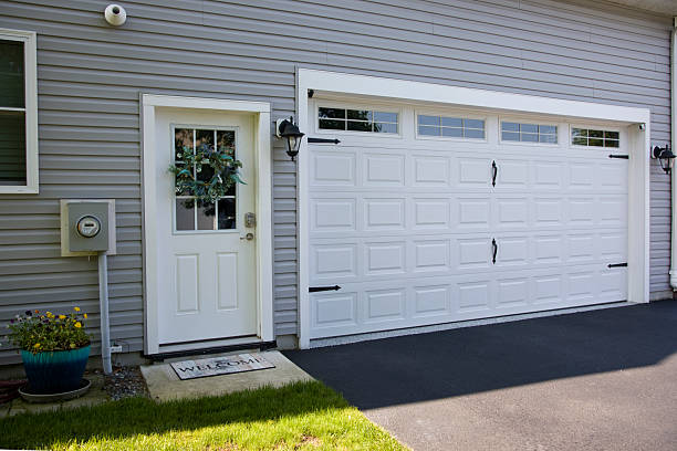 24/7 Emergency Garage Door Panel Replacement experts in Garden City, ID